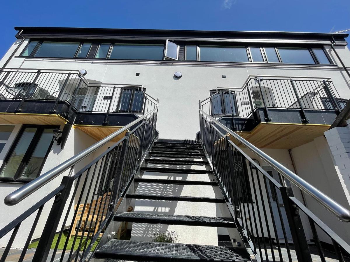 Lees Lookout Holt ,2 Bedroom Luxury Apartment With Private Parking Exterior photo