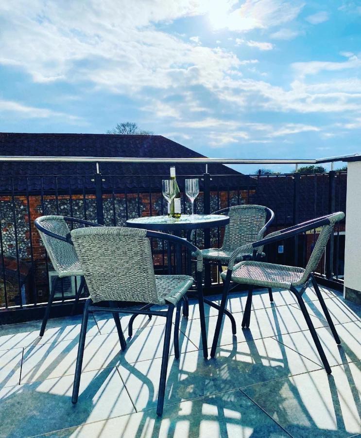 Lees Lookout Holt ,2 Bedroom Luxury Apartment With Private Parking Exterior photo
